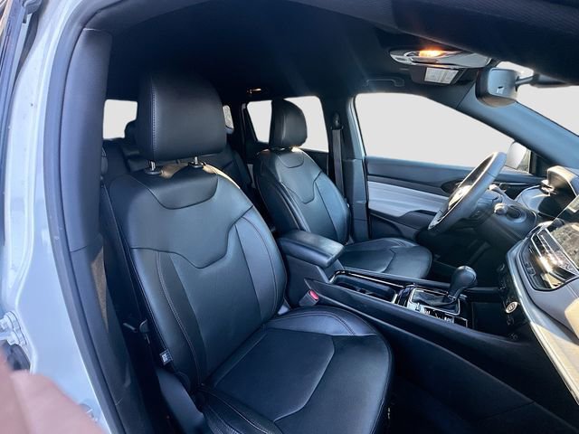 Used 2023 Jeep Compass Limited image 28