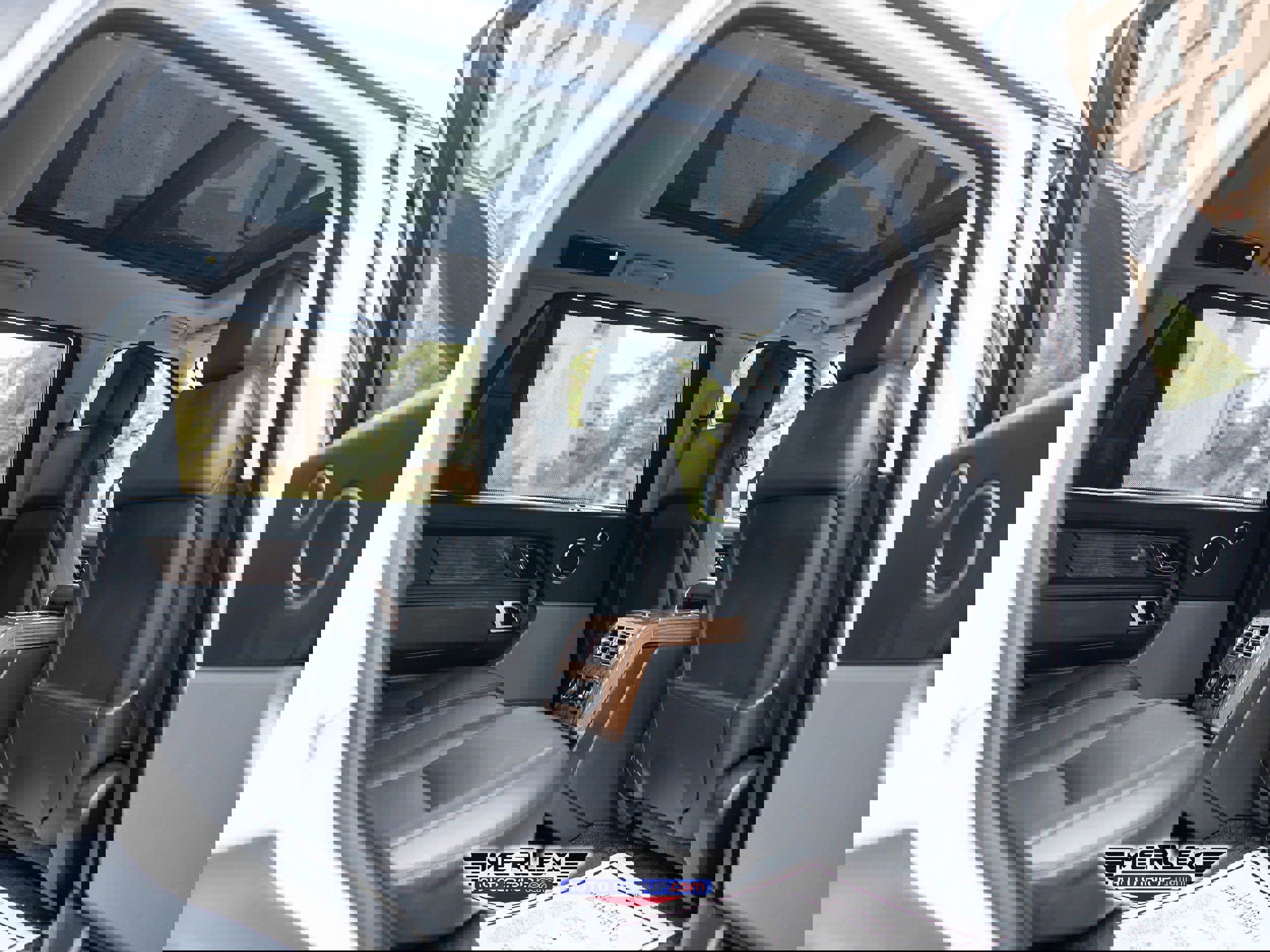 Used 2018 Land Rover Range Rover Long Wheelbase Supercharged image 19