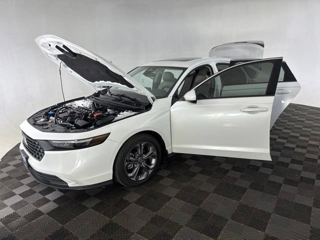 Used 2024 Honda Accord EX image 12