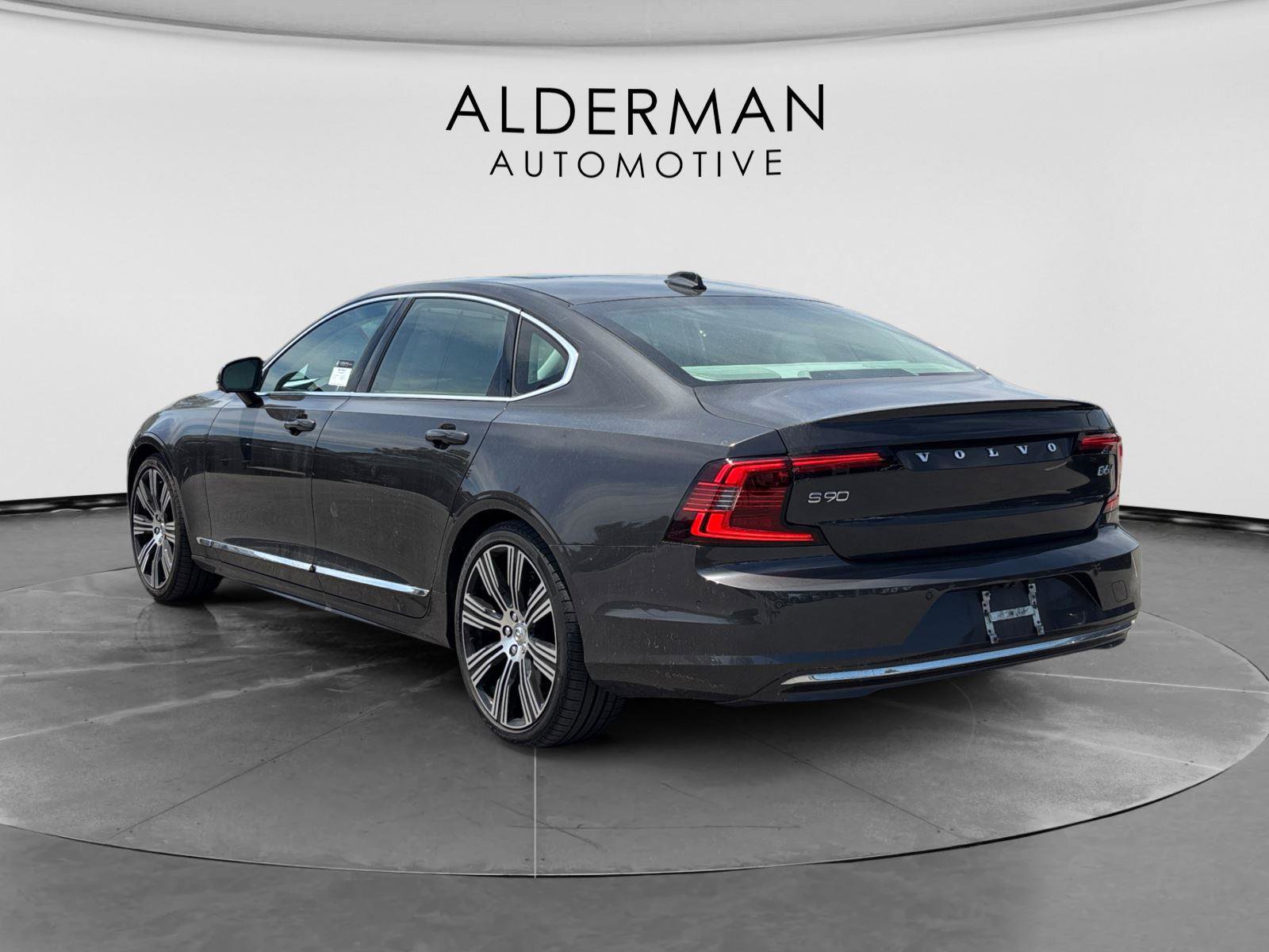 Used 2023 Volvo S90 B6 Ultimate w/ Protection Package AWD/4WD image 3