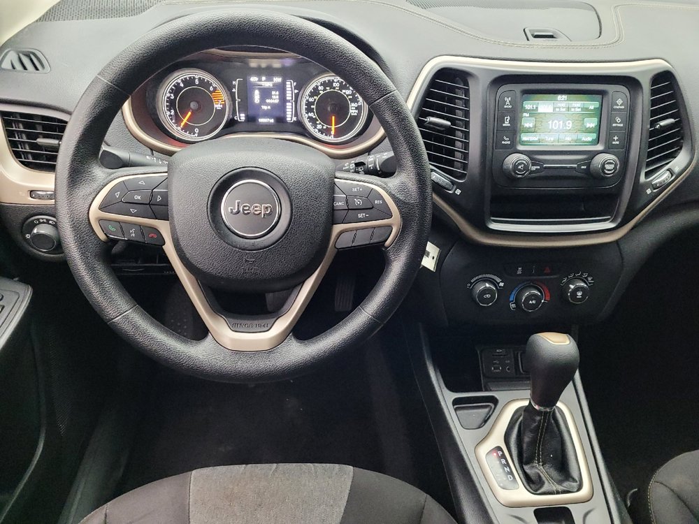 Used 2017 Jeep Cherokee Sport image 22