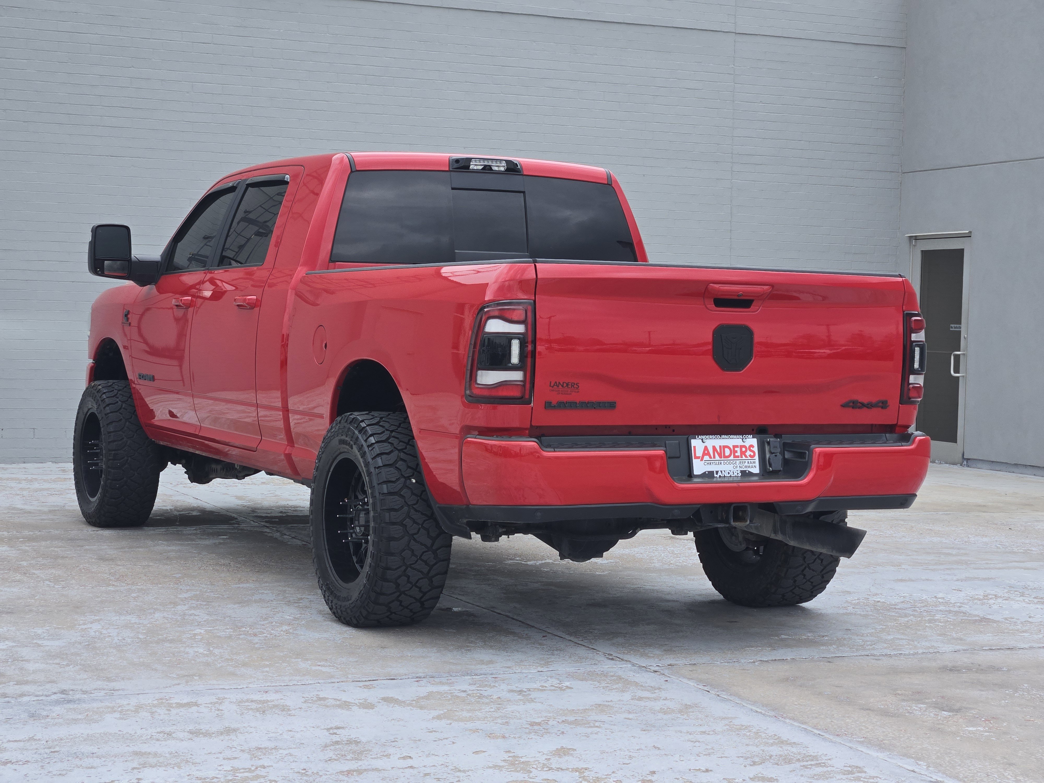 Used 2024 RAM 2500 Laramie w/ Night Edition image 6