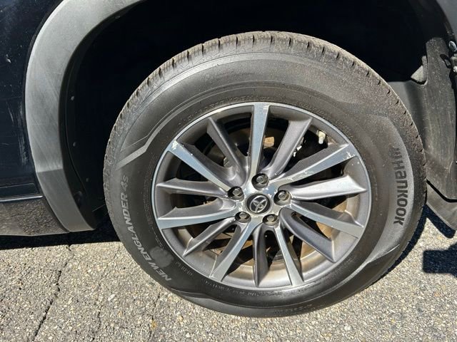 Used 2018 Toyota Highlander XLE AWD/4WD image 7