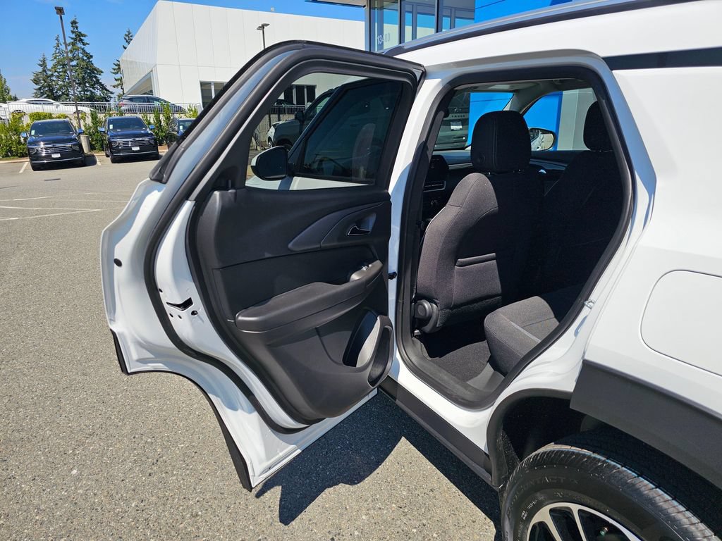 New 2026 Chevrolet TrailBlazer LT AWD/4WD image 15