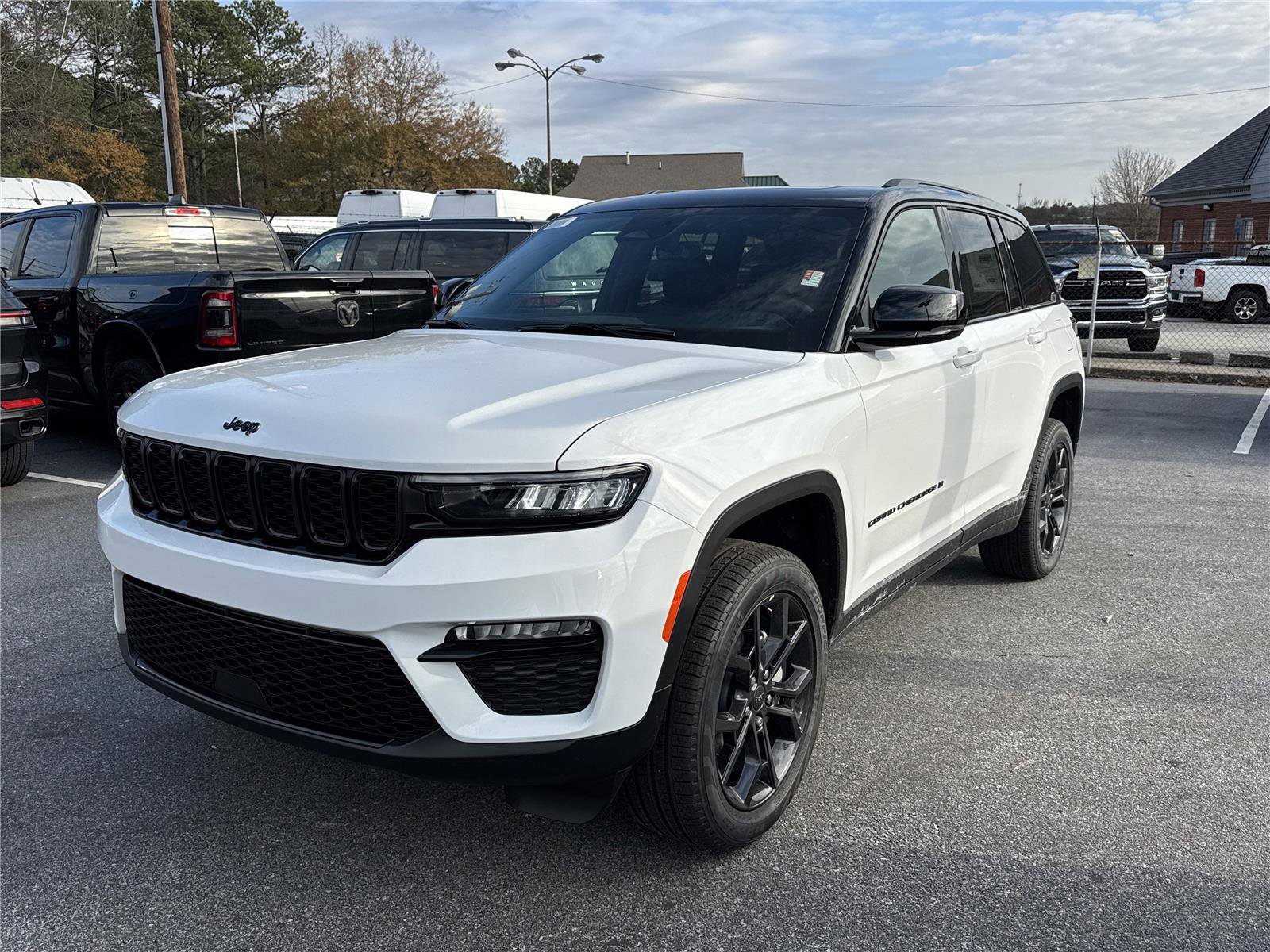 New 2025 Jeep Grand Cherokee Limited image 2