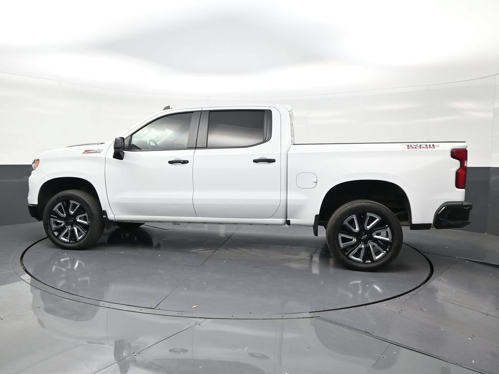 Used 2022 Chevrolet Silverado 1500 LT Trail Boss w/ Protection Package AWD/4WD image 2