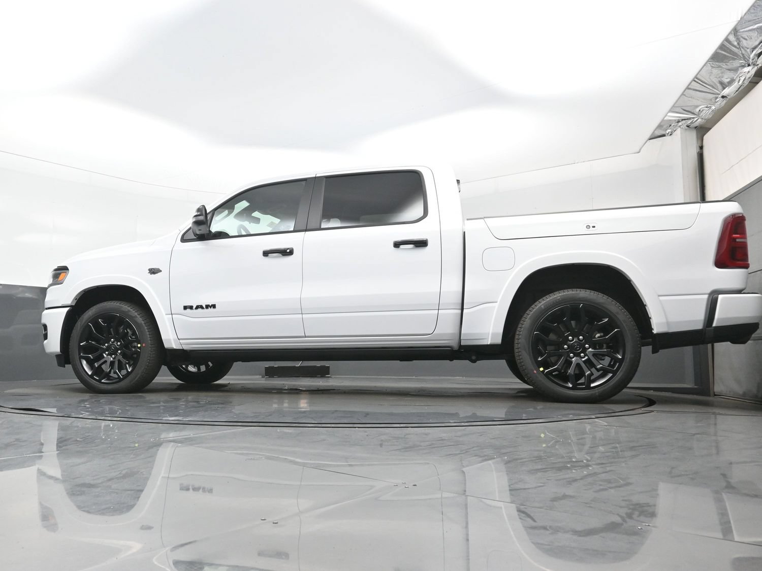 New 2027 RAM 1500 Limited AWD/4WD image 15