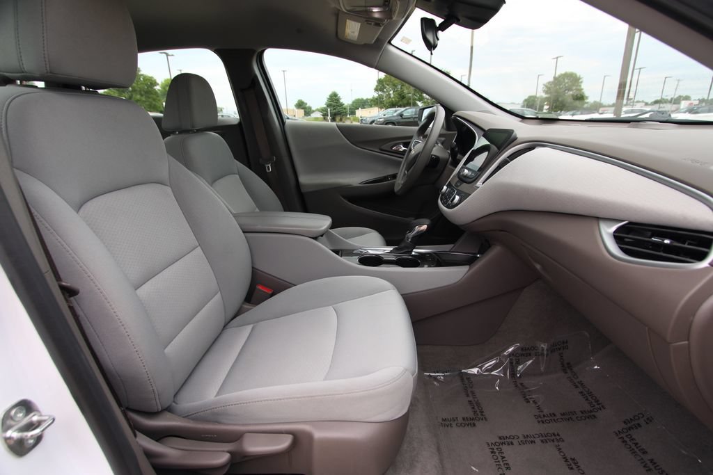 Used 2024 Chevrolet Malibu LT FWD image 8