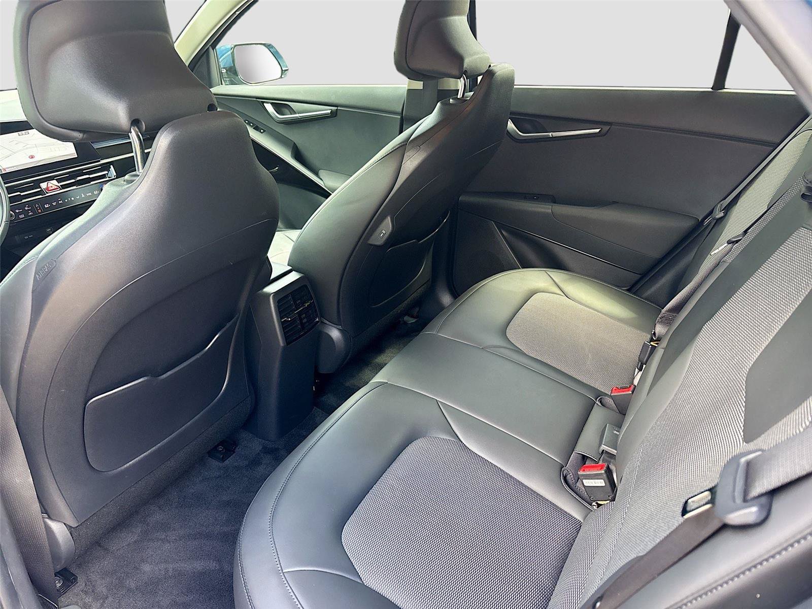 Used 2023 Kia Niro Wind FWD image 25