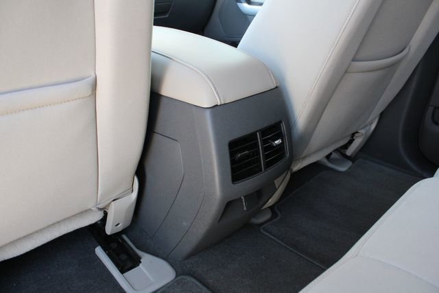 Used 2014 Ford Edge SEL FWD image 20