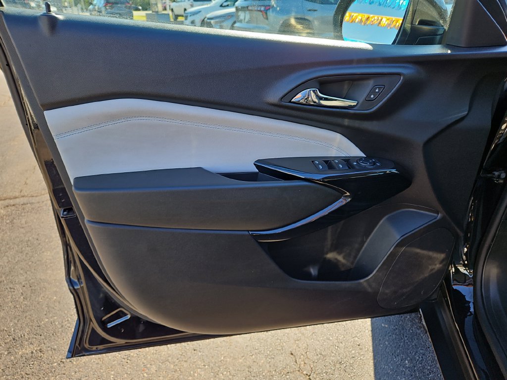 Used 2024 Chevrolet Trax LT FWD image 21