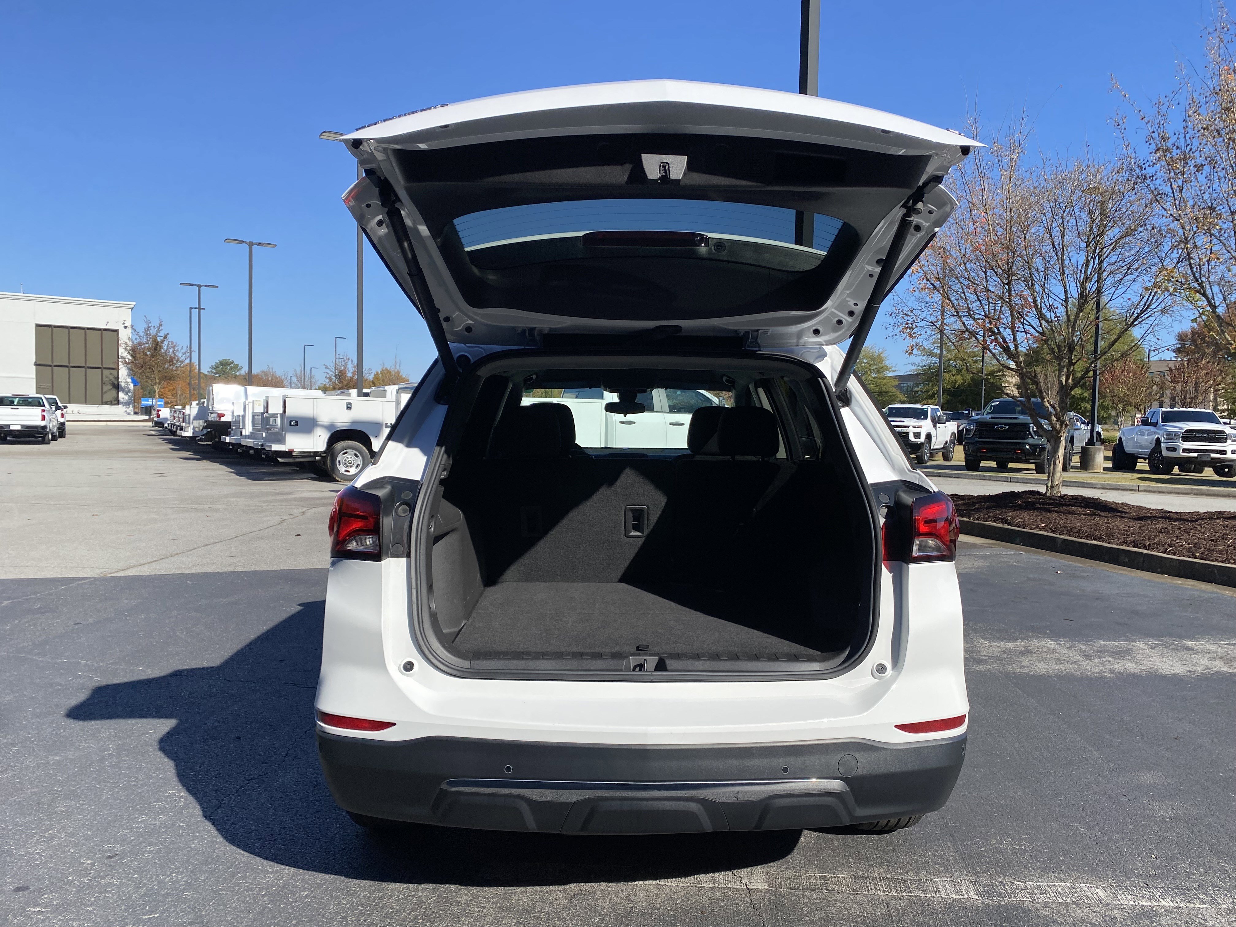 Used 2024 Chevrolet Equinox LT image 11