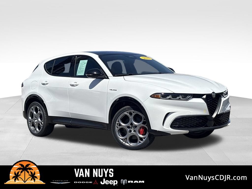 Used 2025 Alfa Romeo Tonale w/ Premium Package