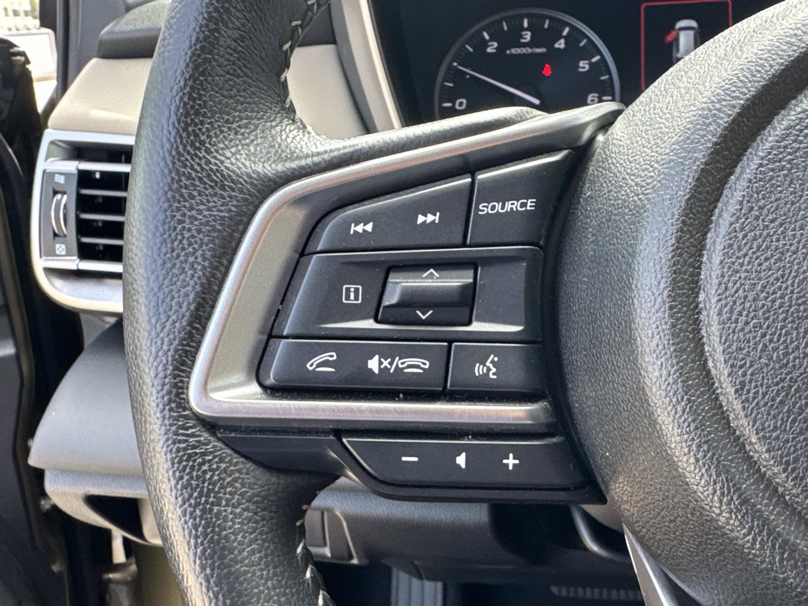 Used 2024 Subaru Outback Limited AWD/4WD image 19