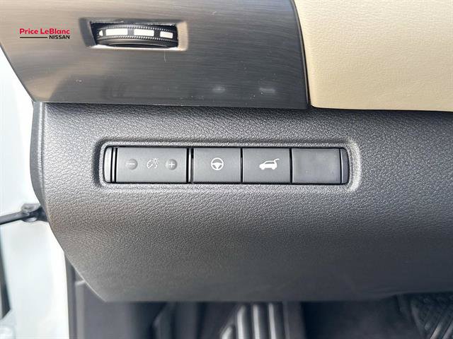 New 2026 Nissan Pathfinder SL FWD image 12