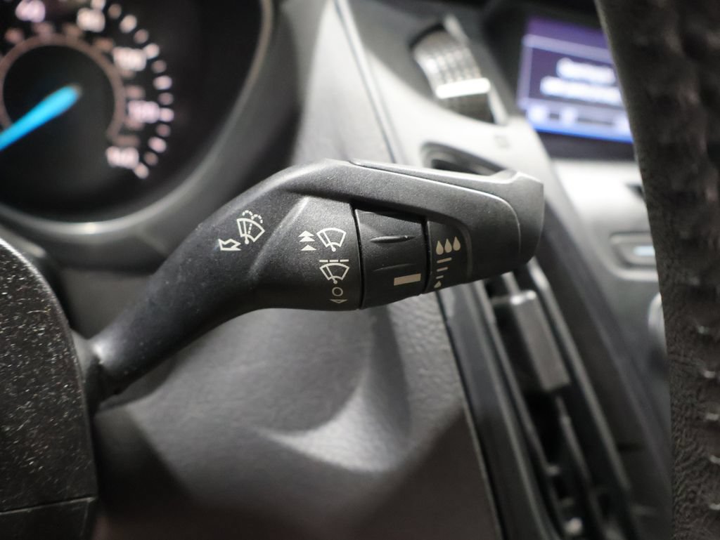 Used 2015 Ford Focus SE w/ SE Cold Weather Package FWD image 37