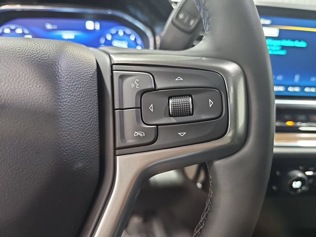 Used 2023 Chevrolet Silverado 1500 LT AWD/4WD image 17