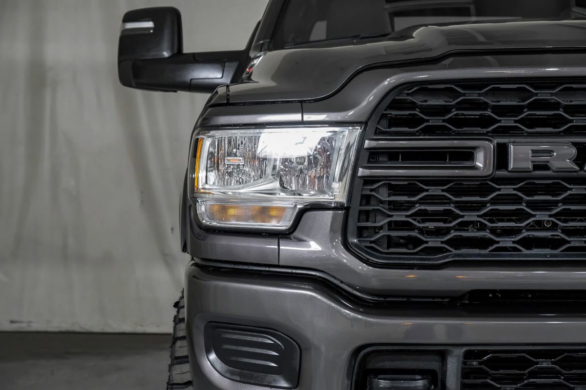 Used 2024 RAM 3500 Tradesman w/ Chrome Appearance Group image 39