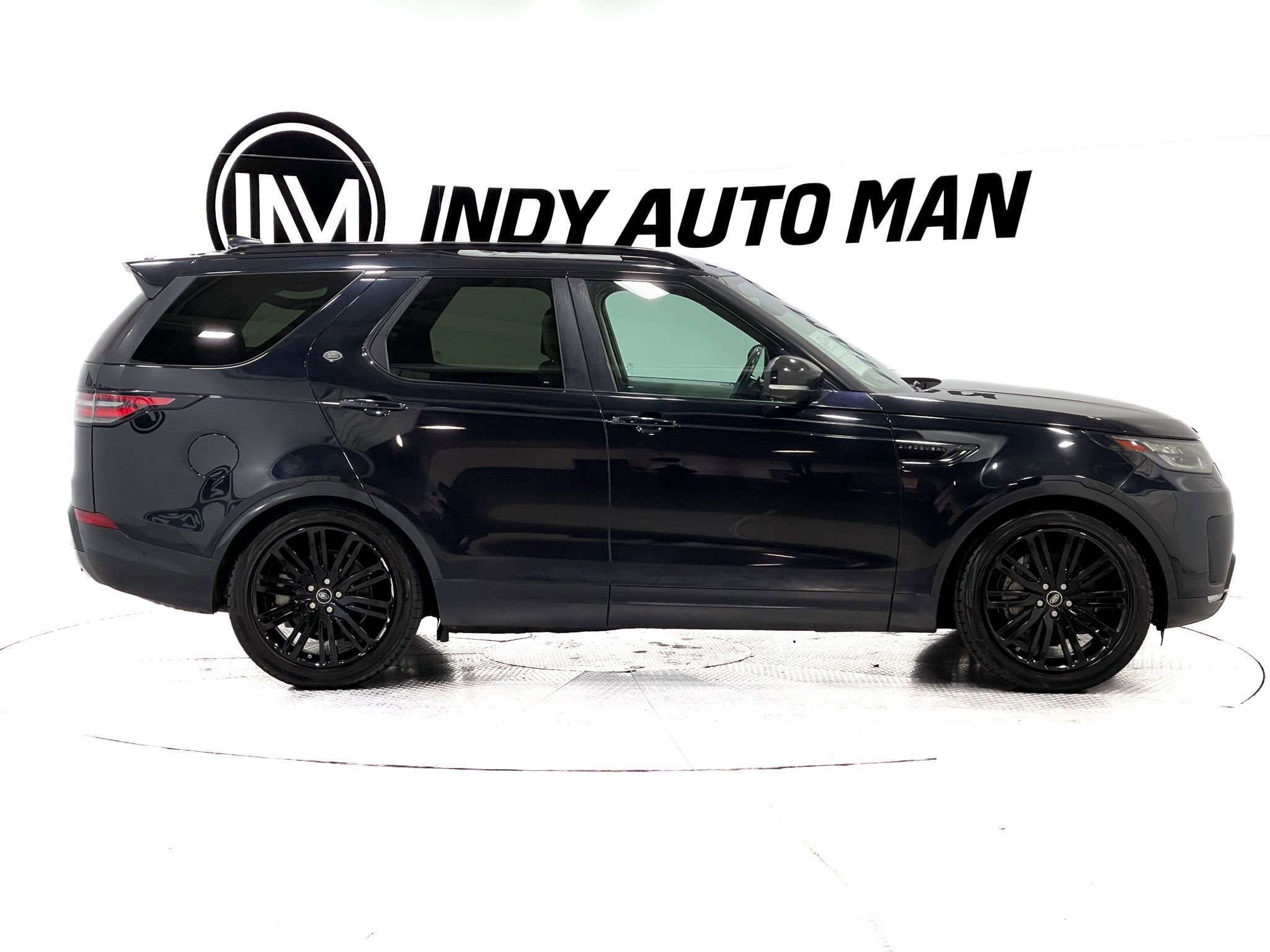 Used 2018 Land Rover Discovery HSE Luxury AWD/4WD image 3