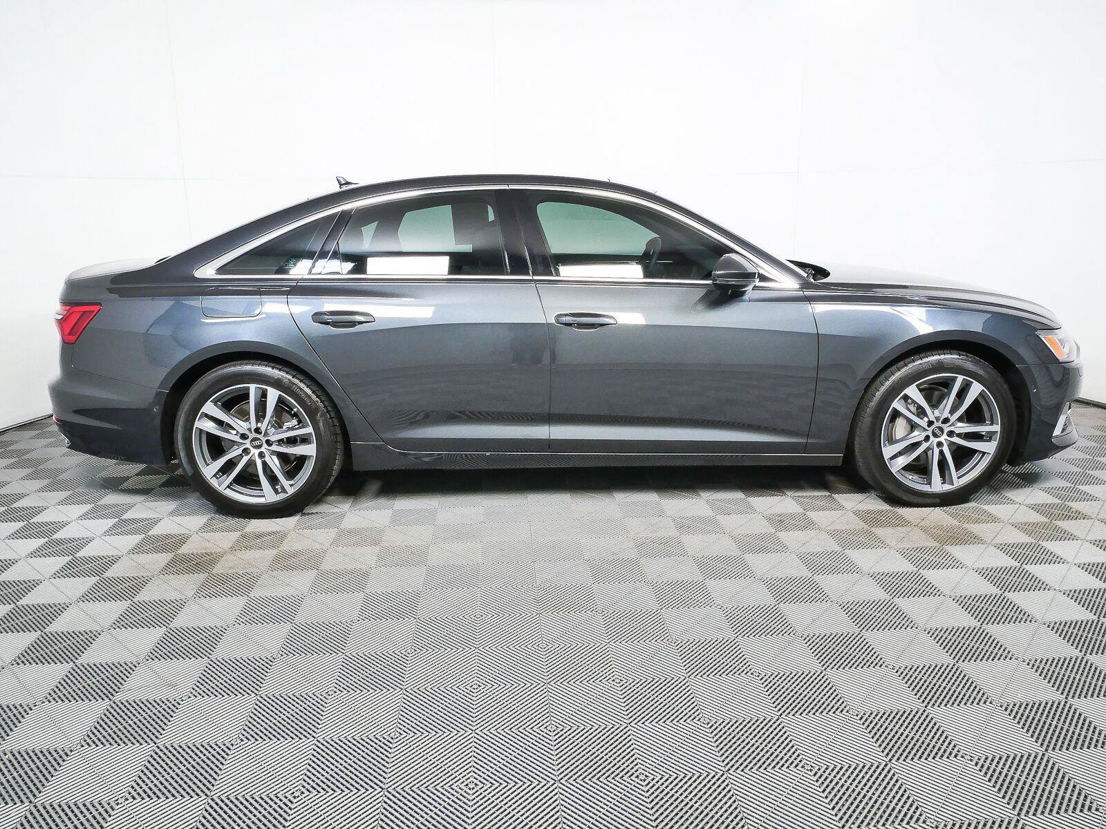 Used 2023 Audi A6 Premium Plus w/ Premium Plus Package AWD/4WD image 2
