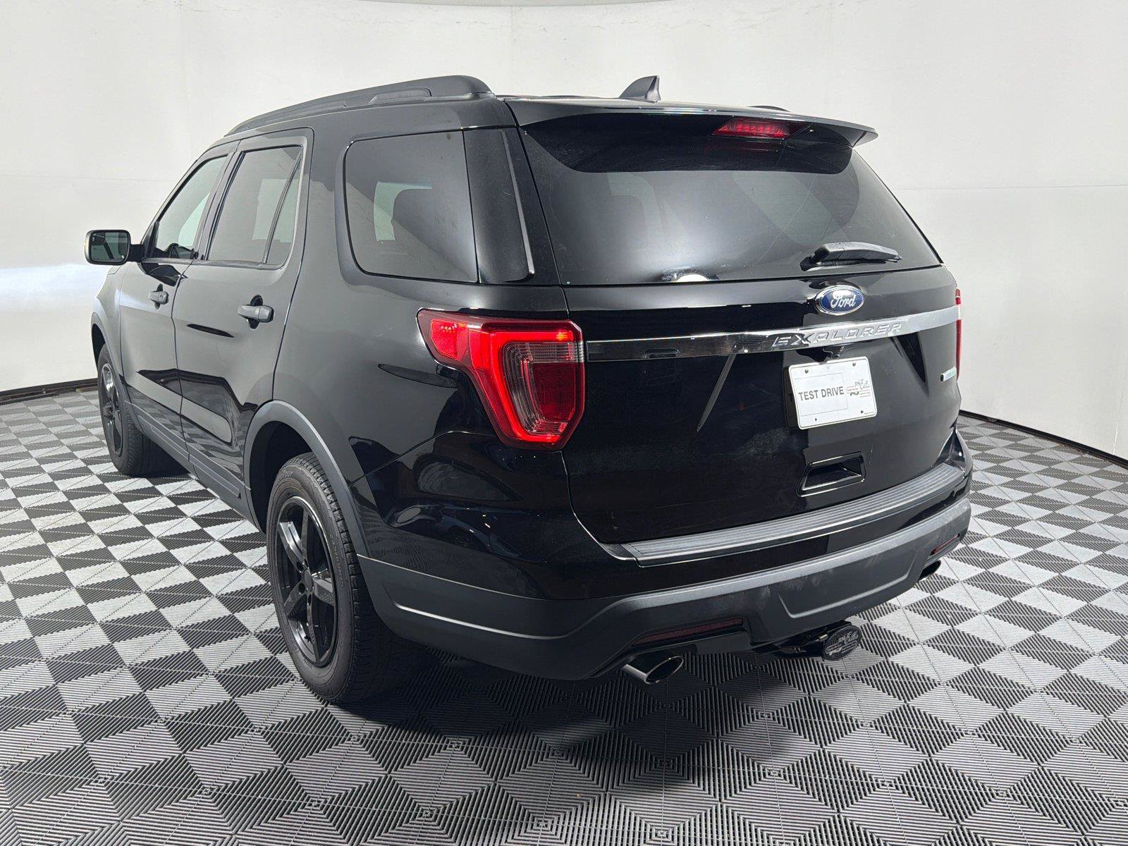 Used 2018 Ford Explorer FWD image 5