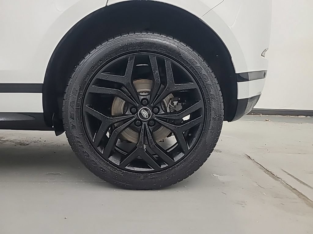 Used 2023 Land Rover Range Rover Evoque R-Dynamic SE AWD/4WD image 10