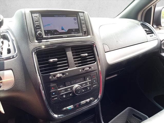 Used 2018 Dodge Grand Caravan GT FWD image 19