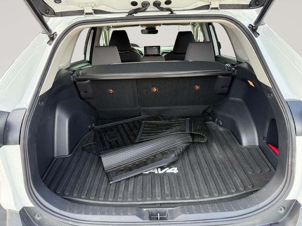 Used 2019 Toyota RAV4 XLE w/ Convenience Package AWD/4WD image 18