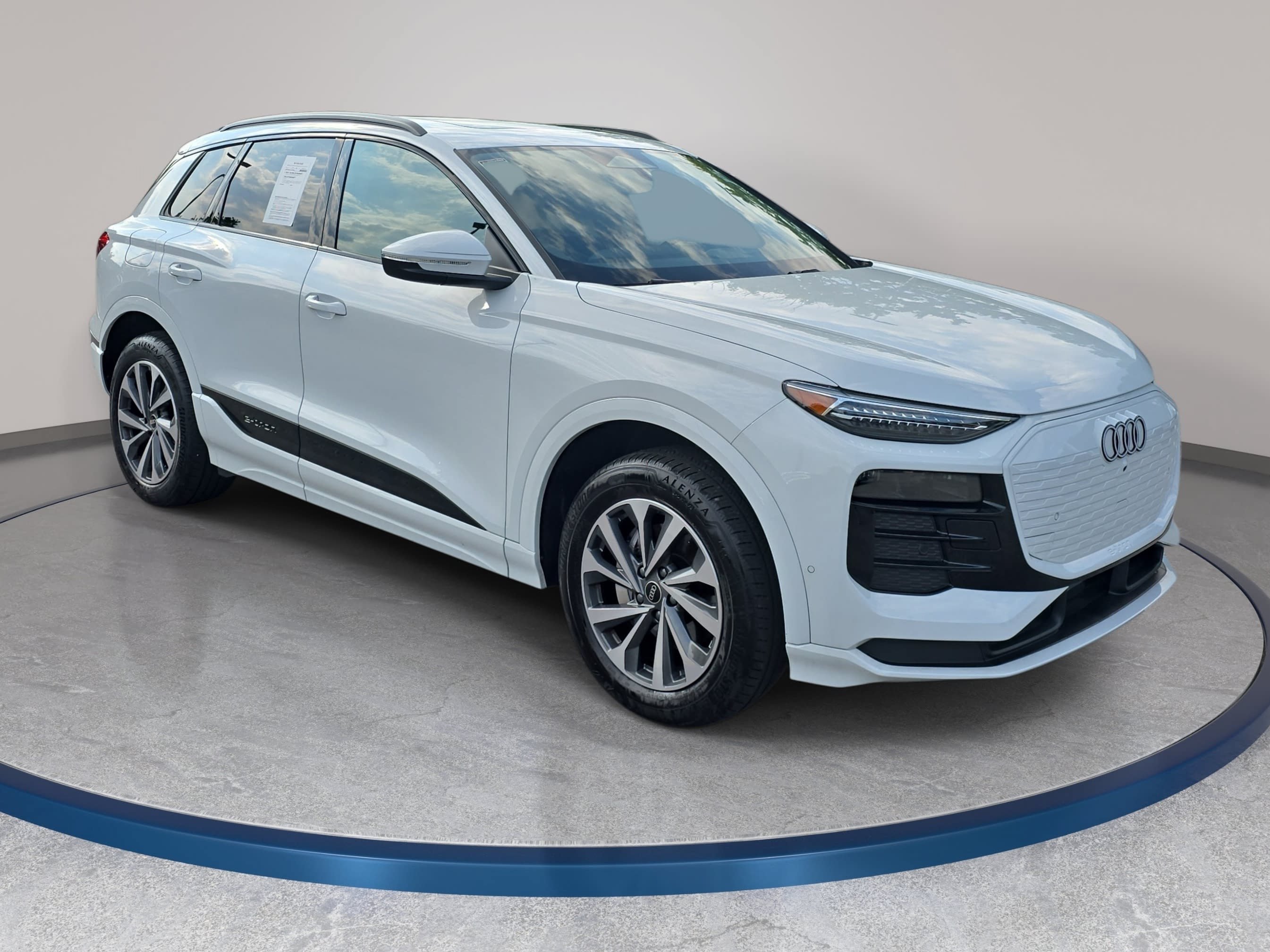 Used 2025 Audi Q6 e-tron Premium Plus w/ Premium Plus AWD/4WD image 3