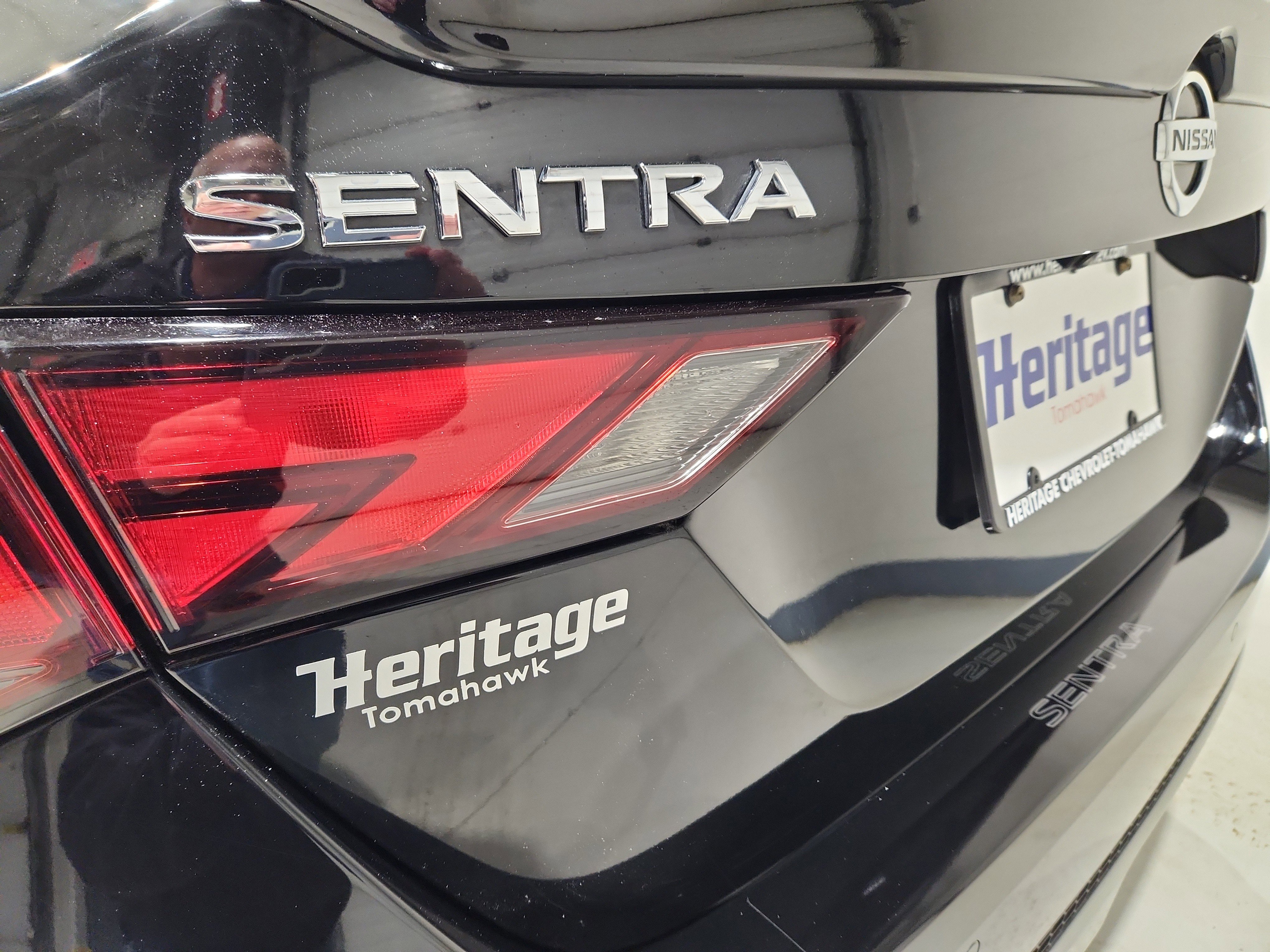 Used 2022 Nissan Sentra SR w/ SR Premium Package FWD image 19