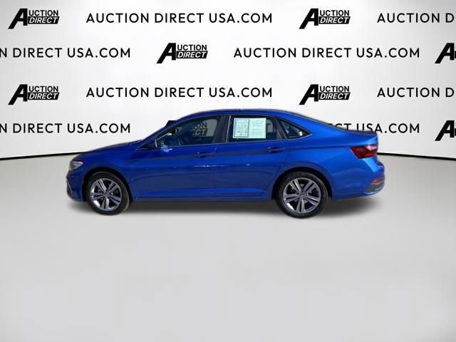 Used 2024 Volkswagen Jetta SE image 8