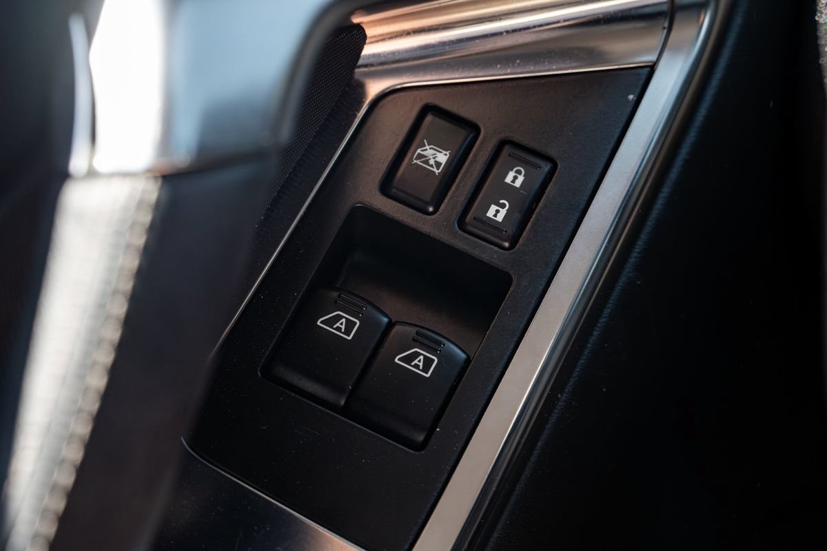 Used 2009 Nissan GT-R Premium AWD/4WD image 26