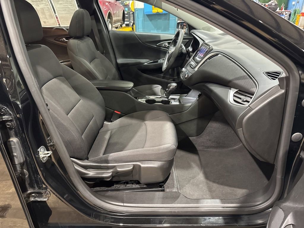 Used 2024 Chevrolet Malibu LT FWD image 34