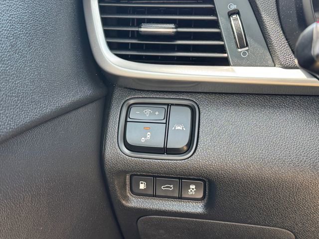 Used 2019 Kia Optima EX image 14
