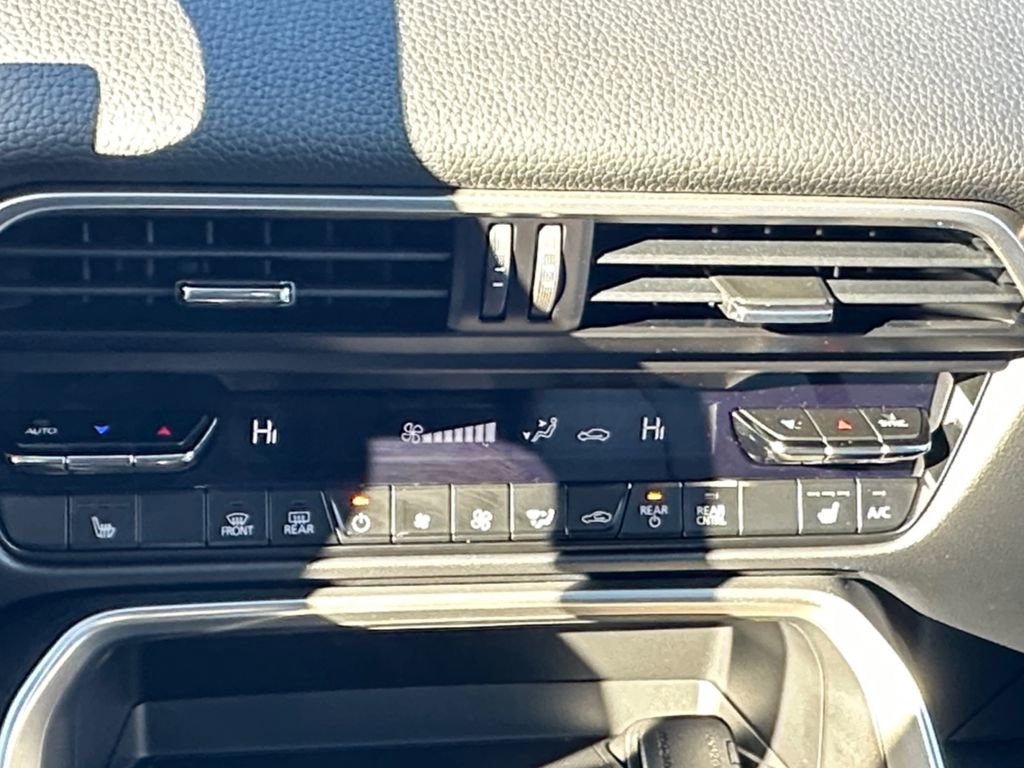 Used 2025 MAZDA CX-90 Plug-In Hybrid w/ Preferred image 18