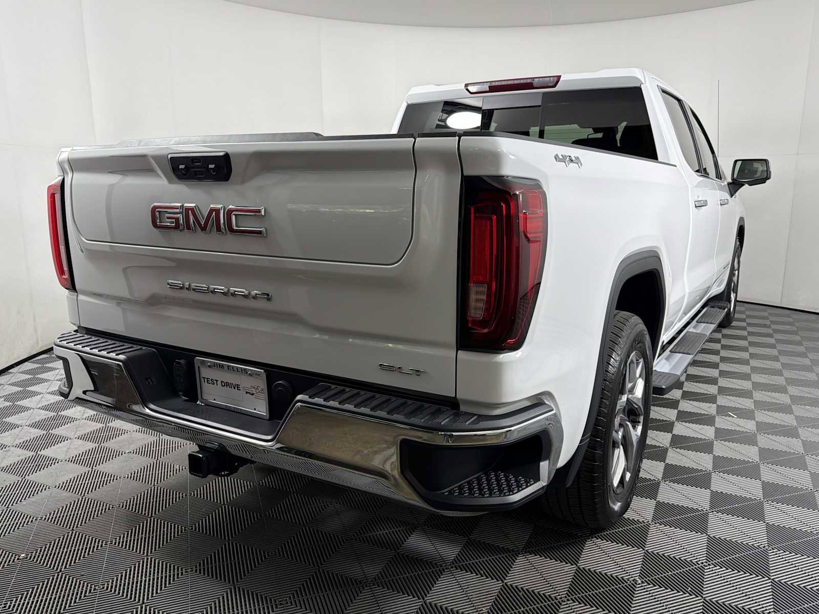 Certified 2023 GMC Sierra 1500 SLT w/ SLT Premium Package AWD/4WD image 6
