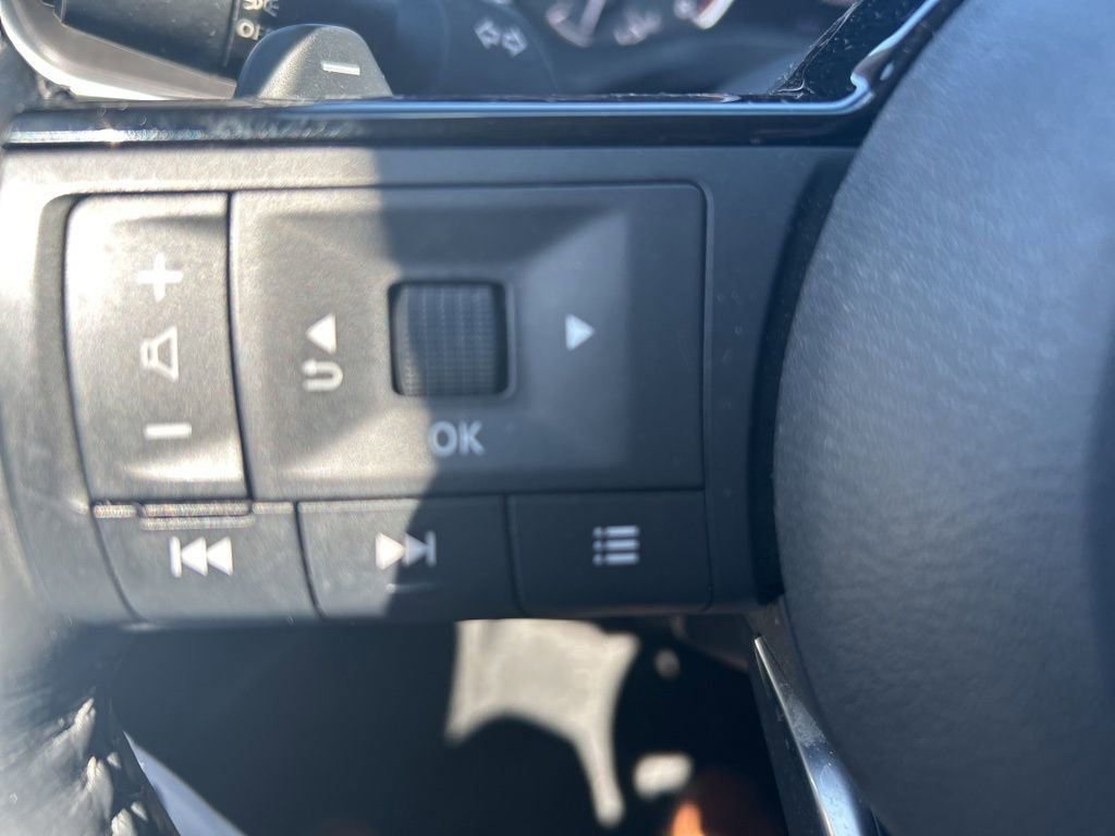 Certified 2023 Nissan Rogue SV w/ SV Premium B Package AWD/4WD image 17
