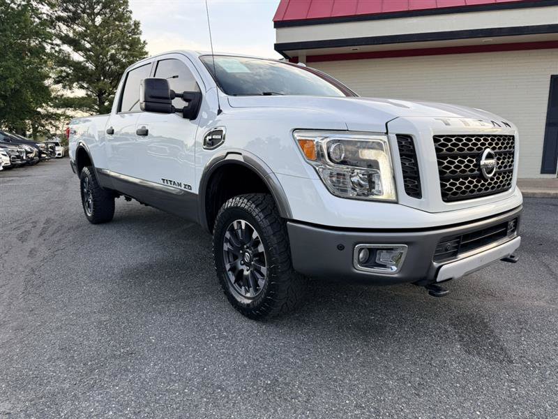 Used 2016 Nissan Titan PRO-4X AWD/4WD image 3