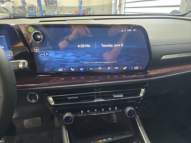 New 2026 Chevrolet Traverse Z71 w/ Enhanced Driving Package AWD/4WD image 22
