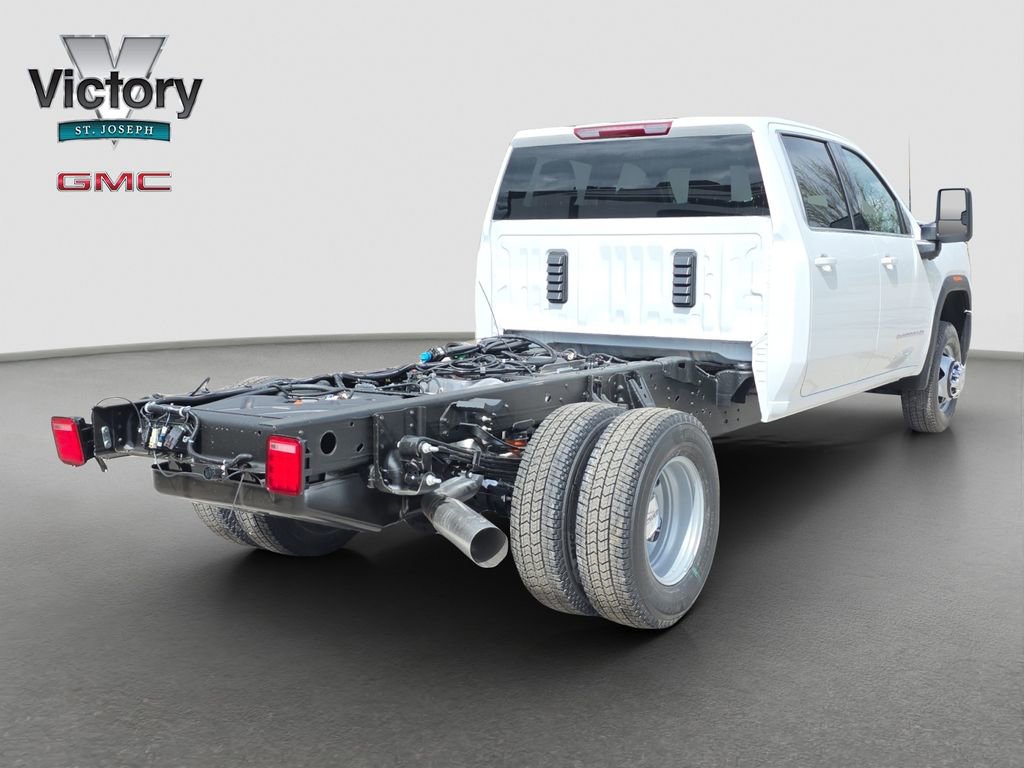 New 2026 GMC Sierra 3500 SLE w/ SLE Convenience Package AWD/4WD image 17