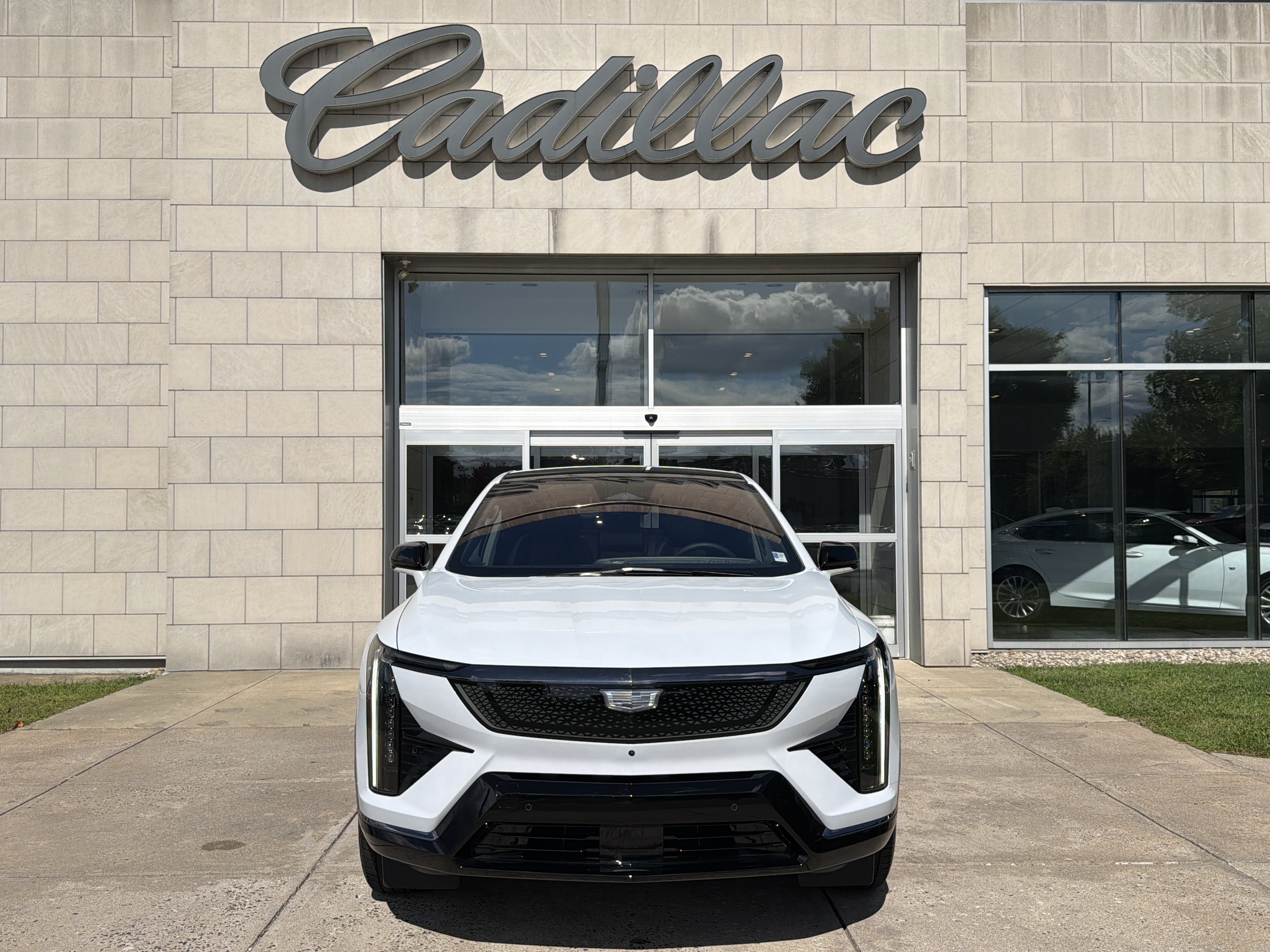 Used 2026 Cadillac Optiq Sport 1 AWD/4WD image 14