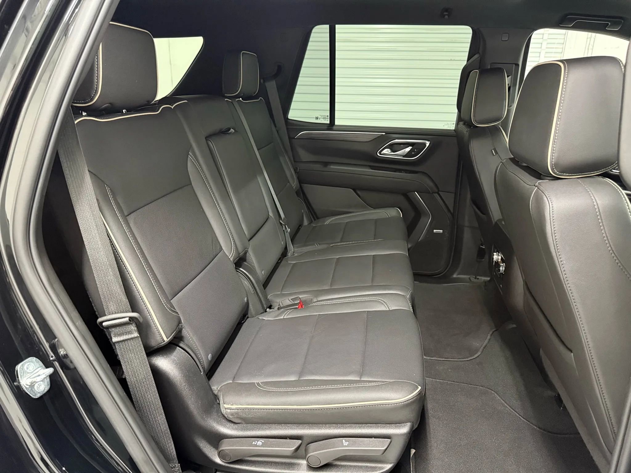 Used 2024 GMC Yukon SLT image 53