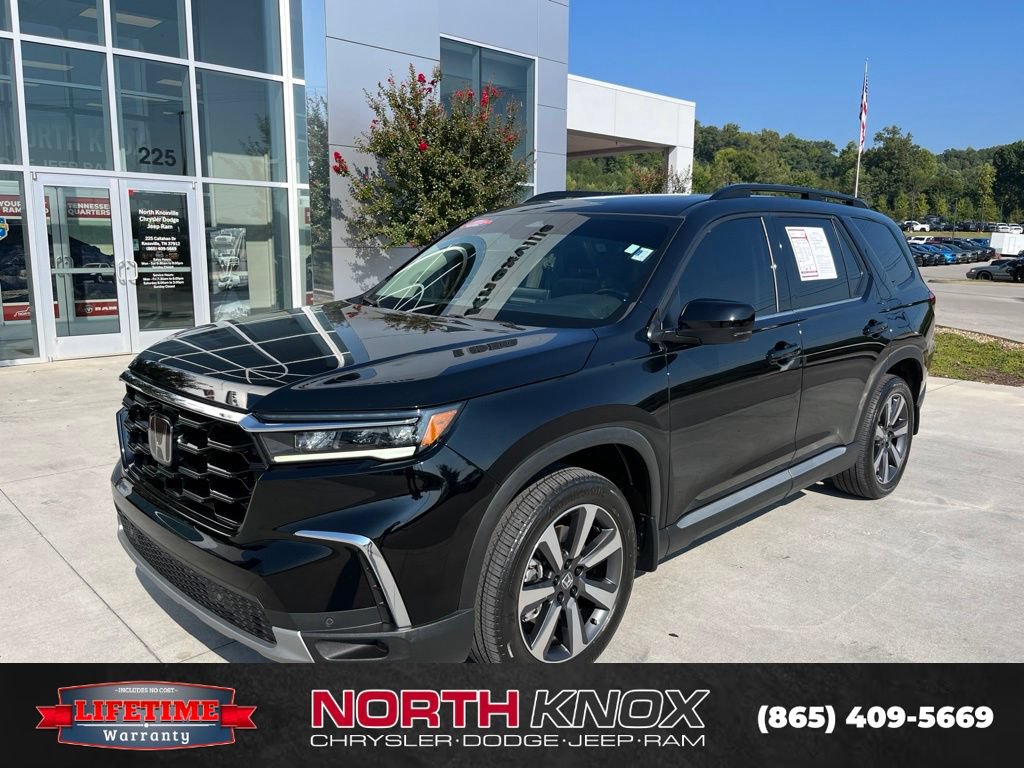 Used 2024 Honda Pilot Touring image 1