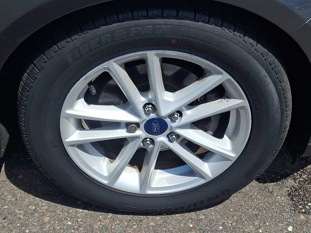 Used 2017 Ford Focus SE FWD image 8