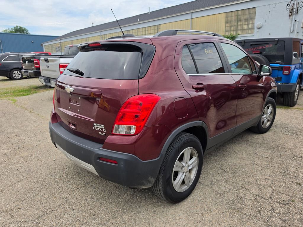 Used 2016 Chevrolet Trax LT w/ LT Sun and Sound Package AWD/4WD image 2