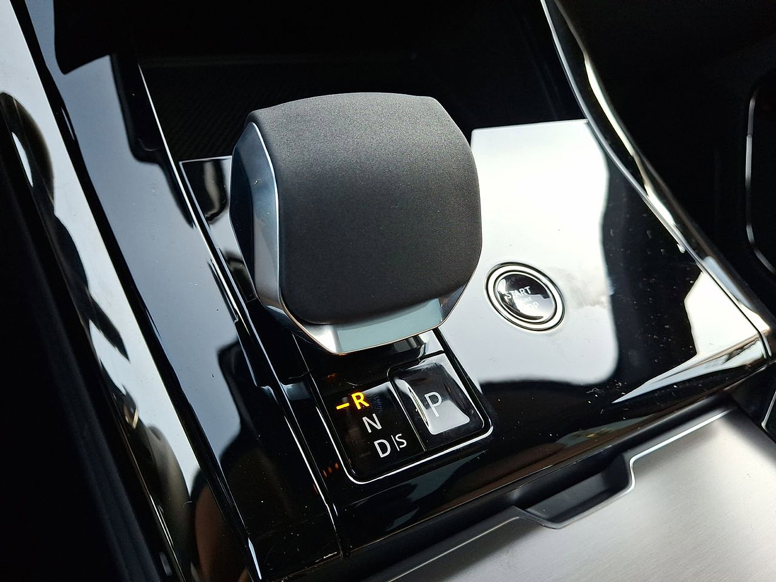 New 2026 Land Rover Range Rover Sport SE image 24