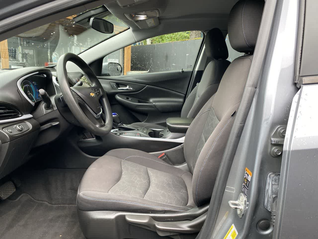 Used 2018 Chevrolet Volt LT FWD image 13