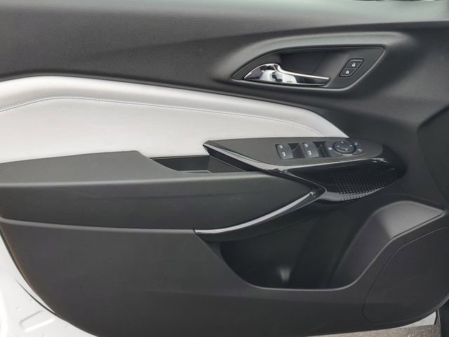 Certified 2025 Chevrolet Trax LT w/ Driver Confidence Package image 14