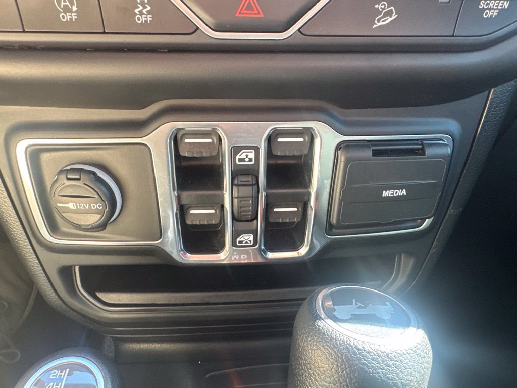 Used 2020 Jeep Wrangler Unlimited Sport S AWD/4WD image 24