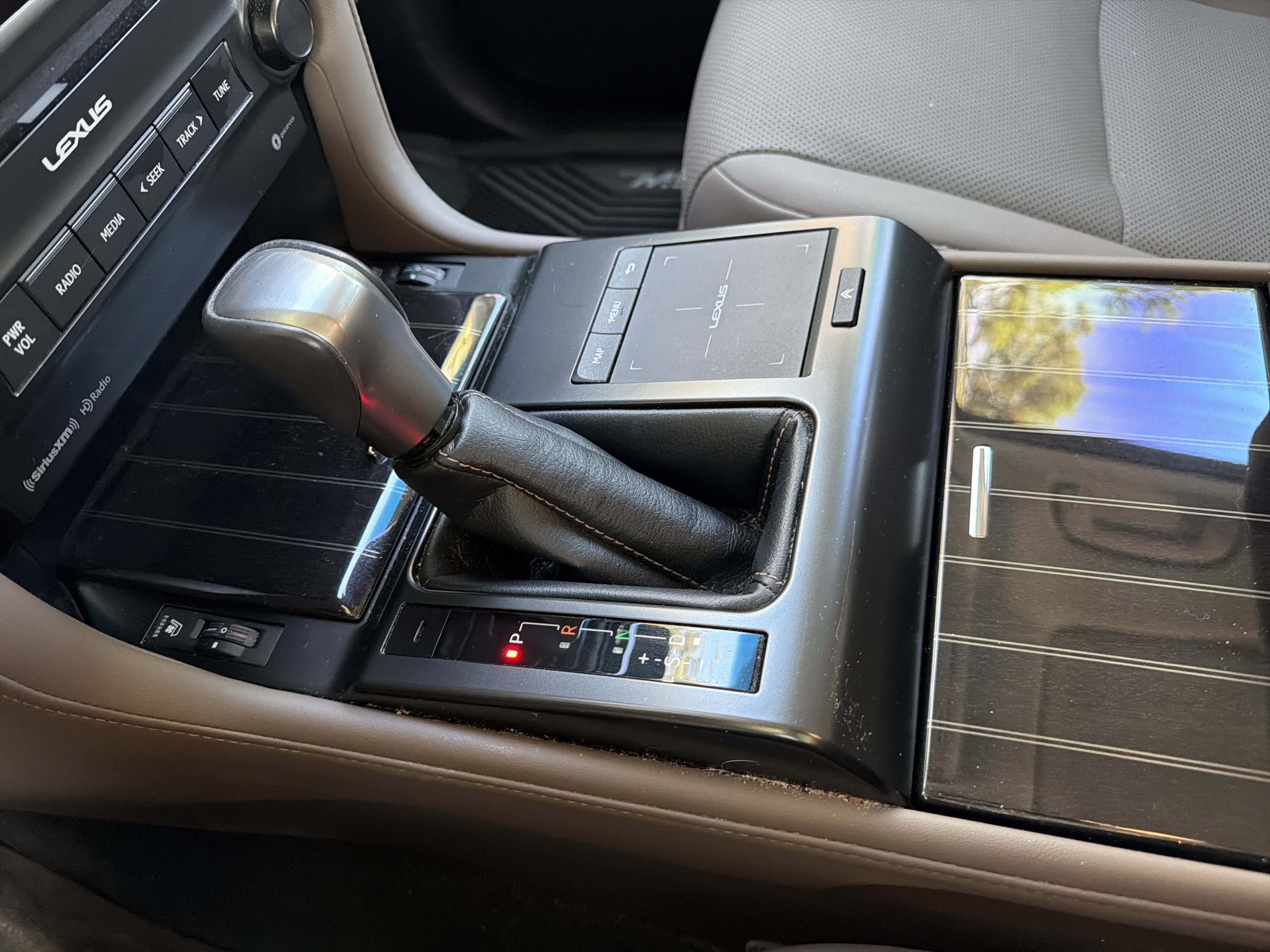Used 2023 Lexus GX 460 Premium w/ Premium Package AWD/4WD image 28